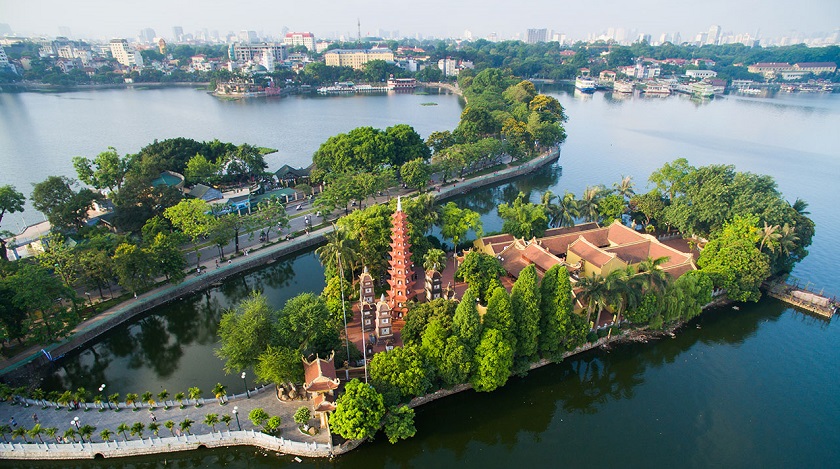 Trấn Quốc Pagoda from above